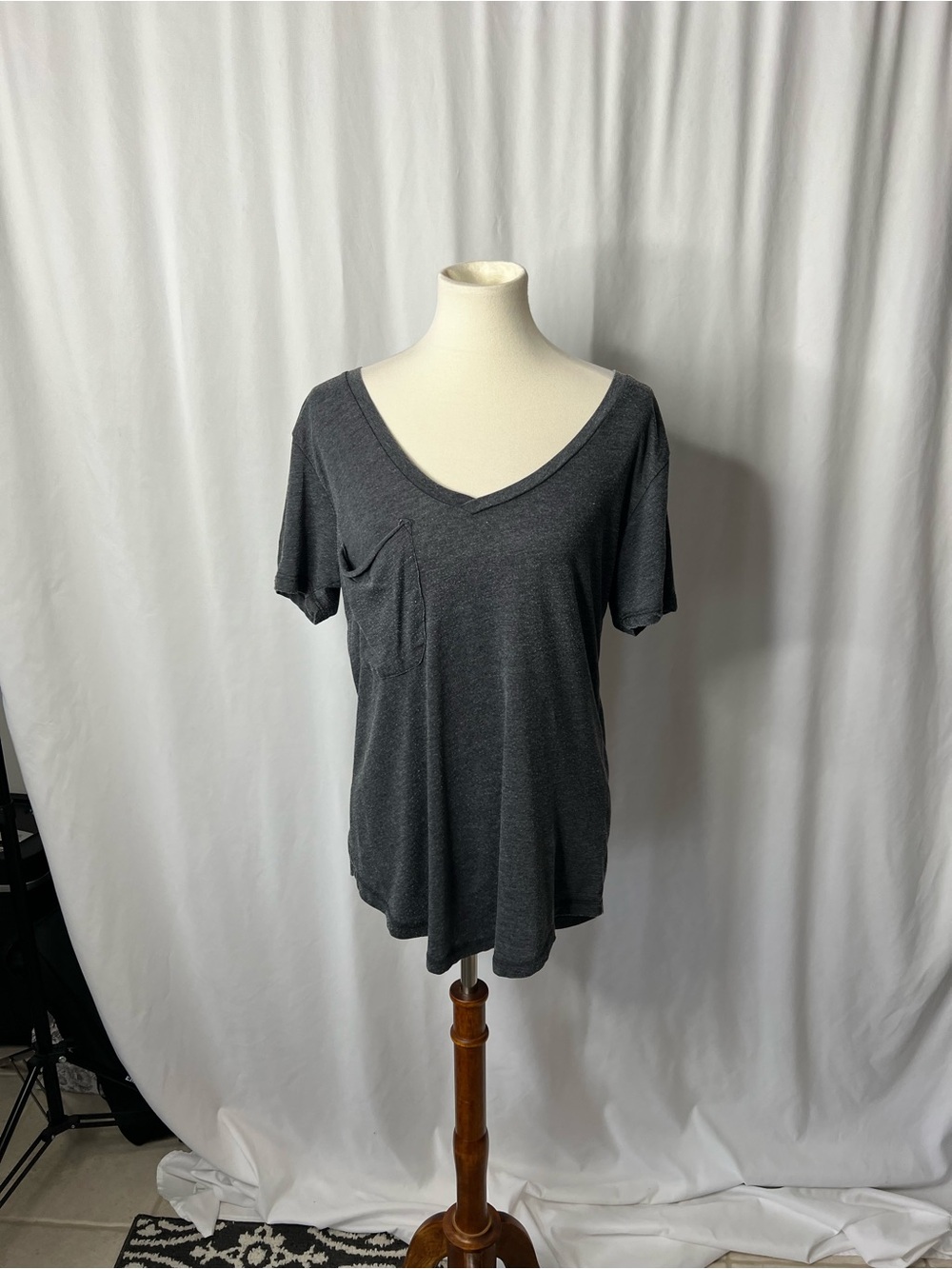 Z Supply Charcoal Gray V-Neck Pocket Tee | Soft Casual Basic | Size L